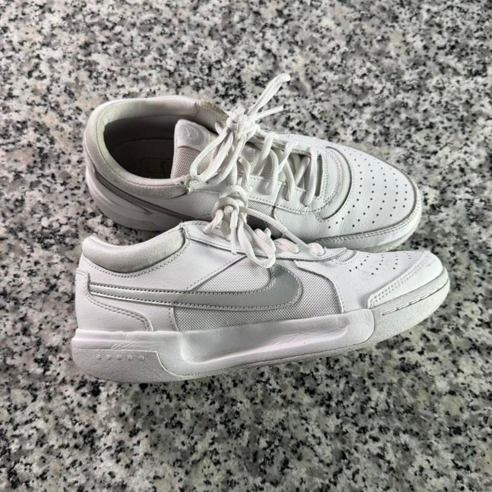 NikeCourt Women's White Zoom Lite 3 Tennis Sneaker Shoe W6.5 DH1042